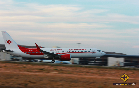 B738